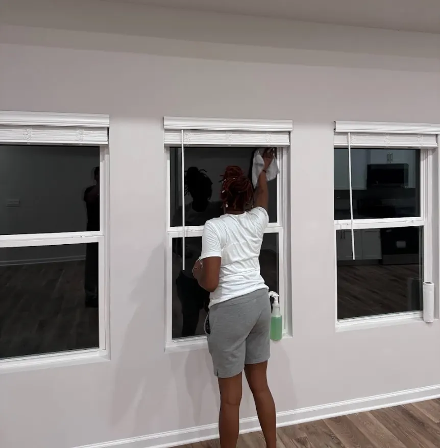 King Neat professional cleaning windows